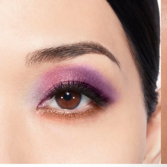 Host Pick💜🩷Chanel Enchanted Night Palette - Picture 2 of 6